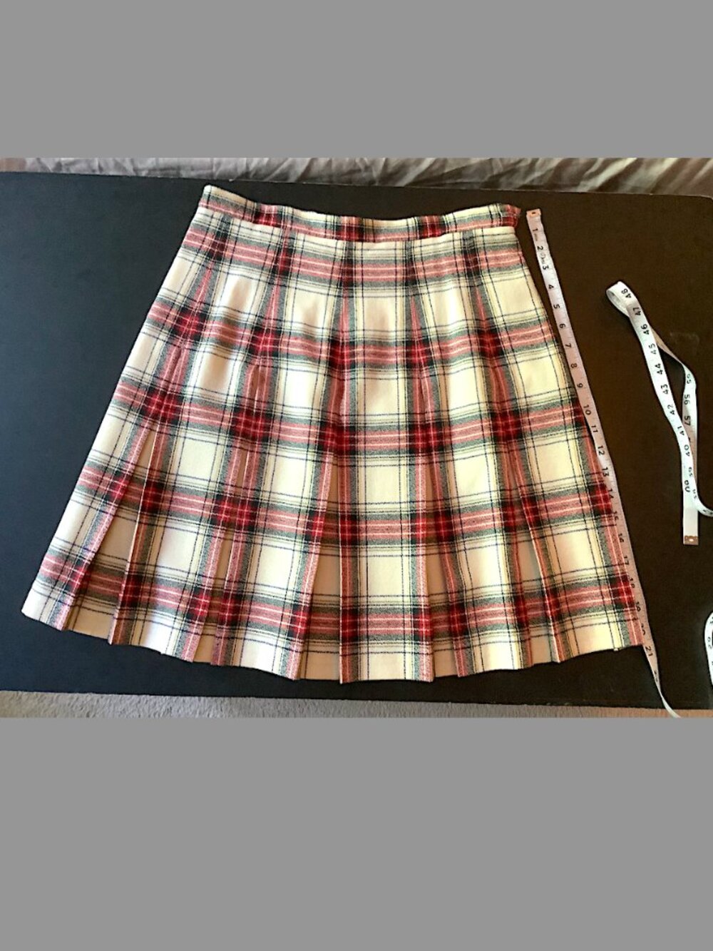 Talbots Classic Plaid box-pleat flared skirt, Size 12, side zipper, unlined - Picture 9 of 9